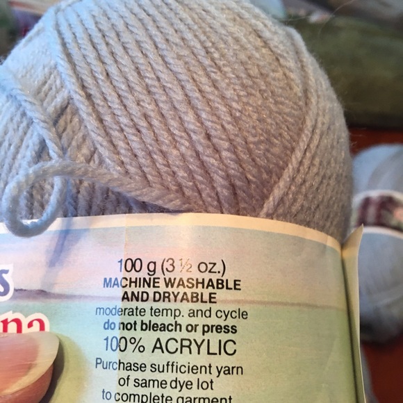 PRICE DROP!!! Patons Canadiana 100% Acrylic Yarn- #38 Blue Mist - Picture 2 of 4